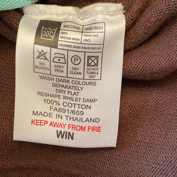 Ben Sherman Mens V-neck Sweater in an argyle pattern - Picture 6 of 7